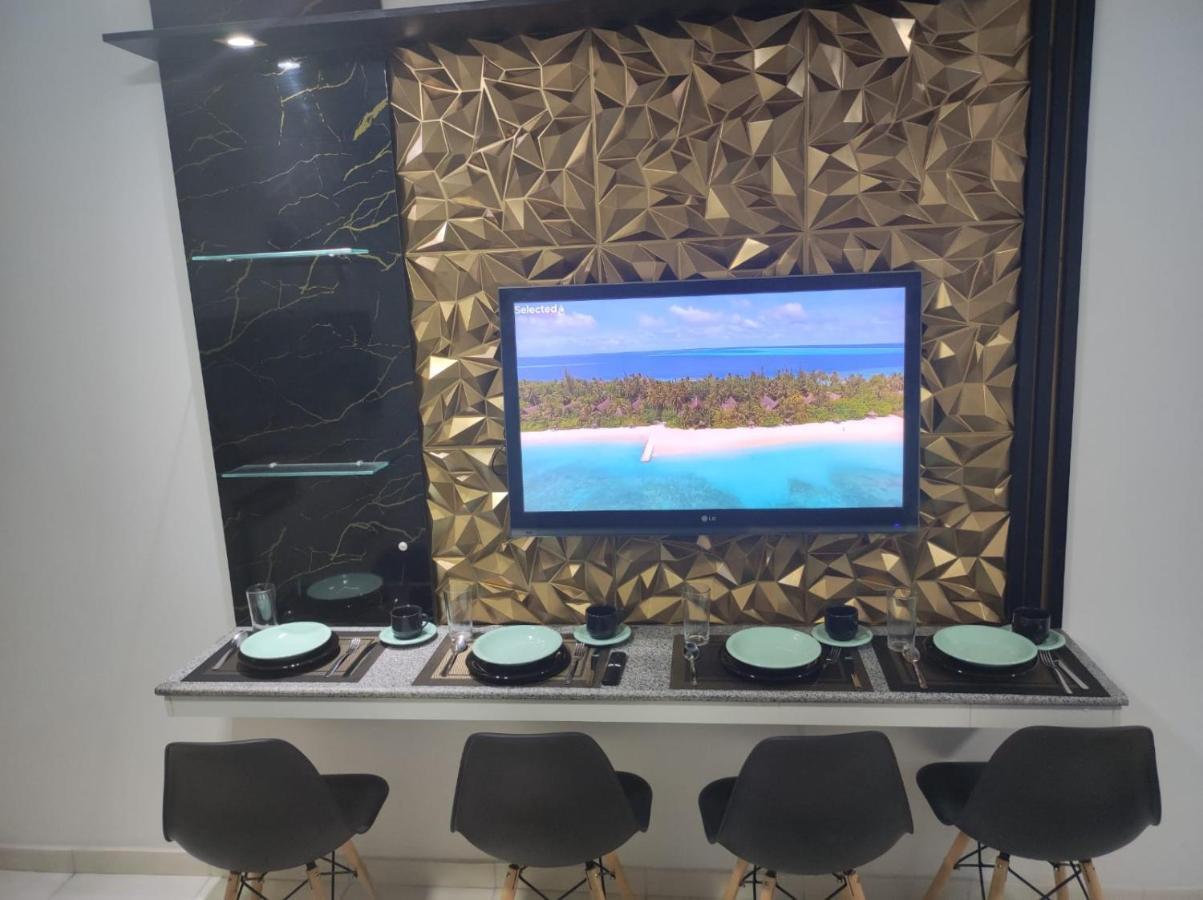 Gold Apartment *